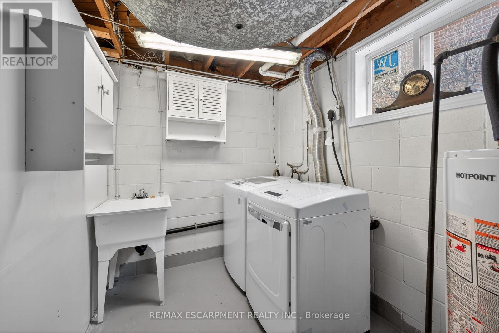 210 Columbia Drive, Hamilton, ON - Indoor