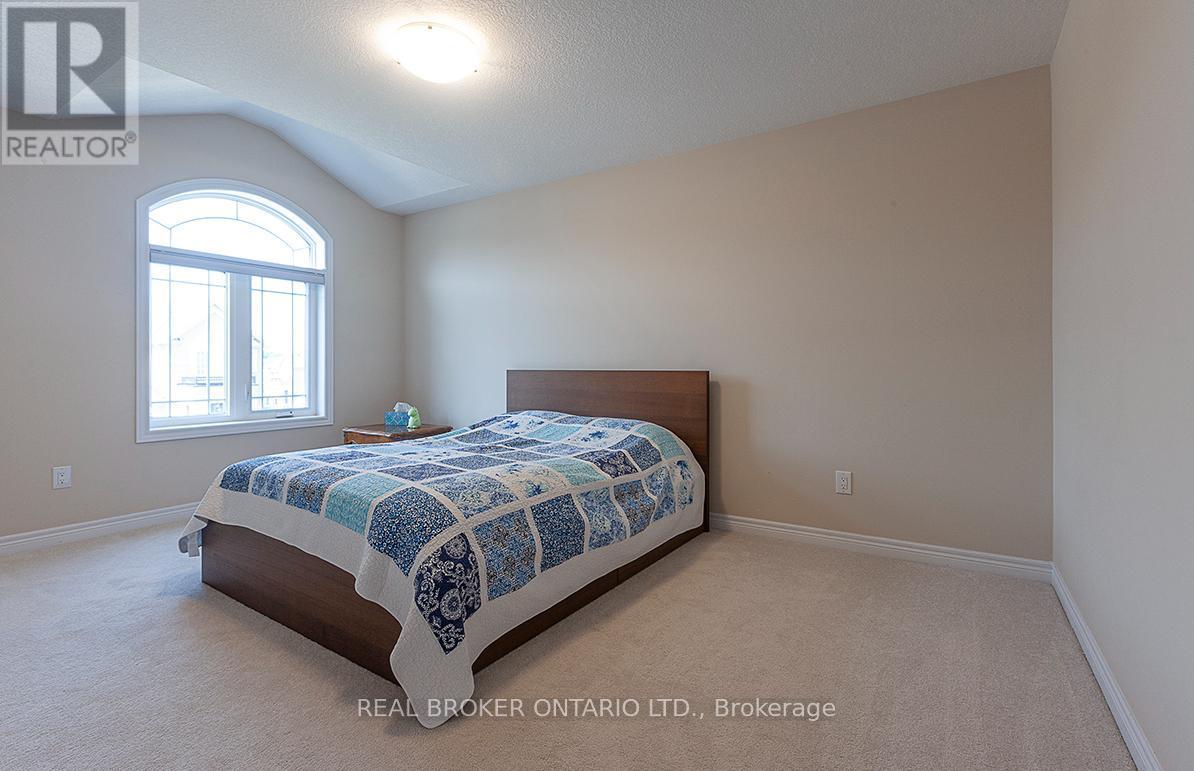 60 Morrison Drive, Hamilton, ON - Indoor Photo Showing Bedroom