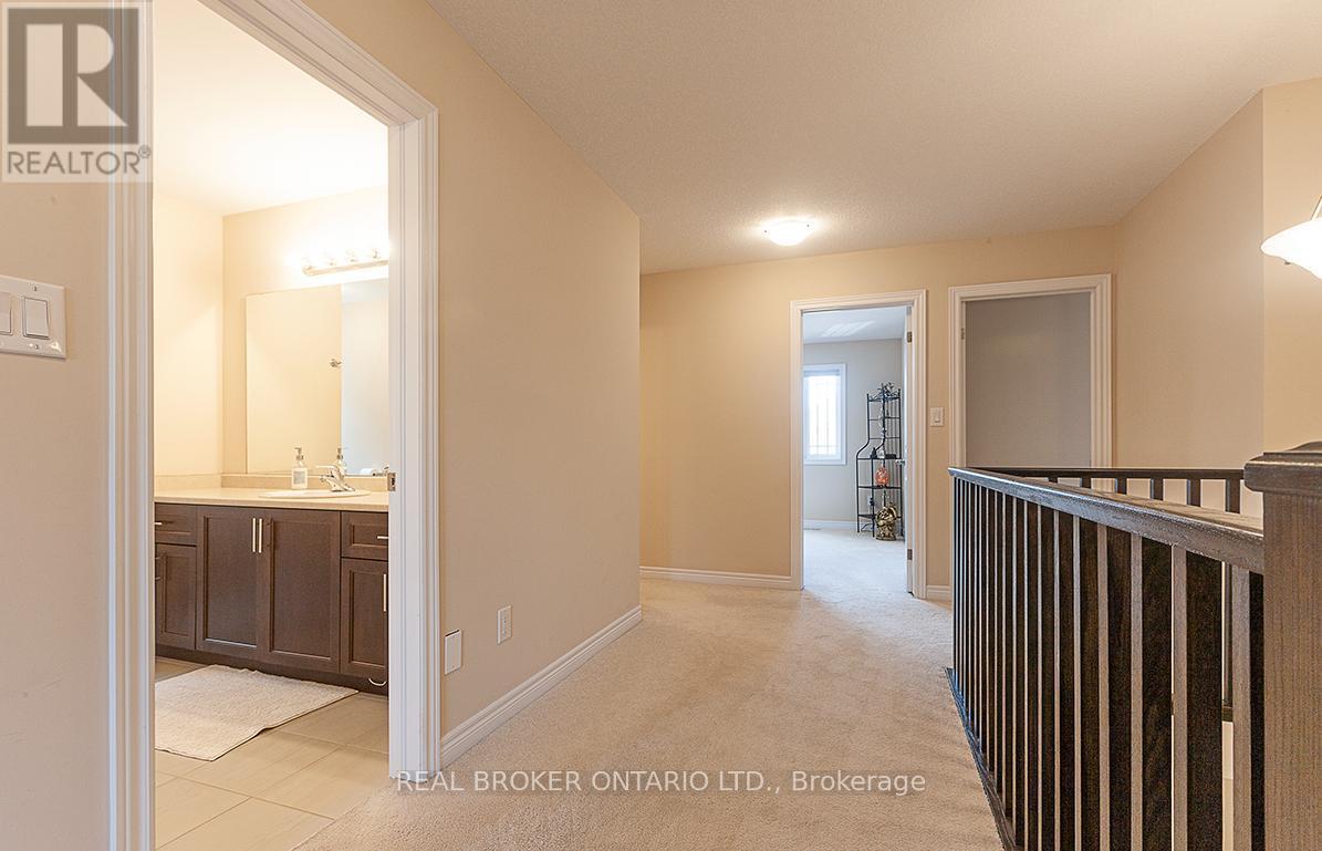 60 Morrison Drive, Hamilton, ON - Indoor Photo Showing Other Room