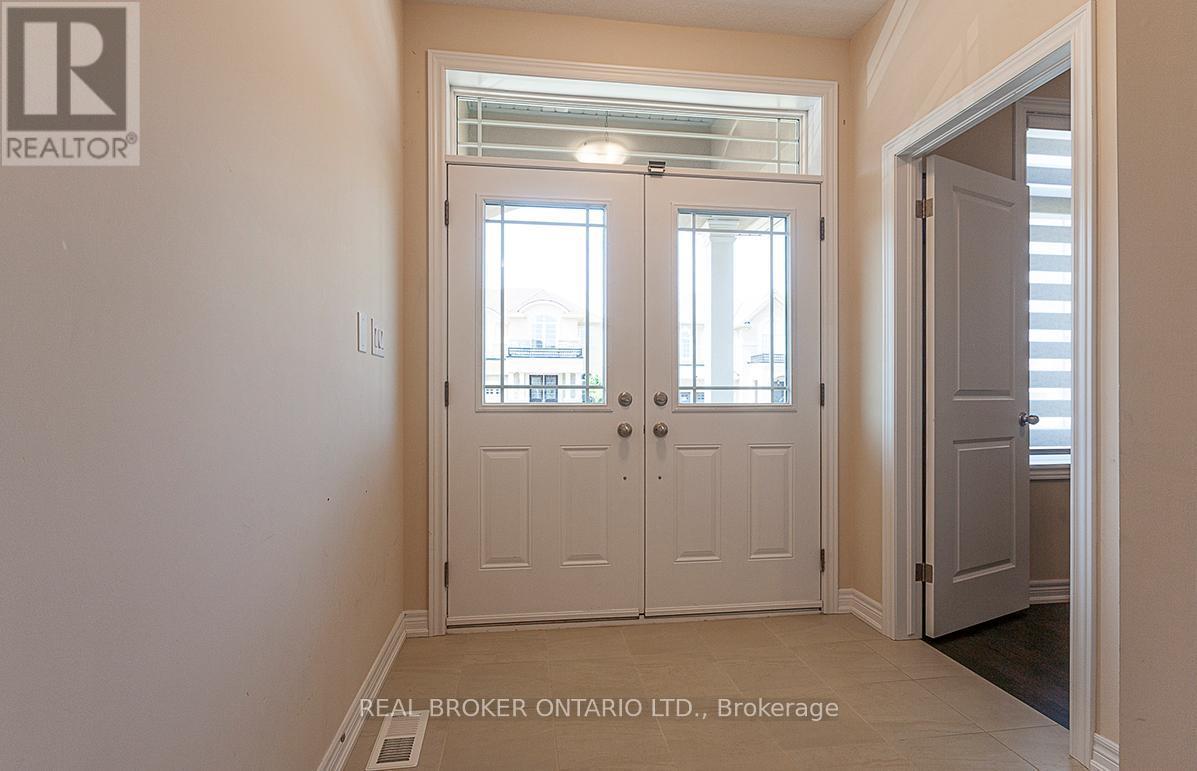 60 Morrison Drive, Hamilton, ON - Indoor Photo Showing Other Room