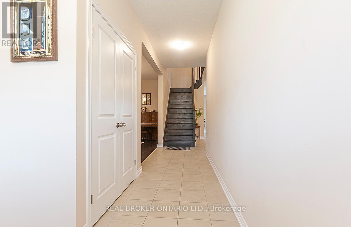 60 Morrison Drive, Hamilton, ON - Indoor Photo Showing Other Room