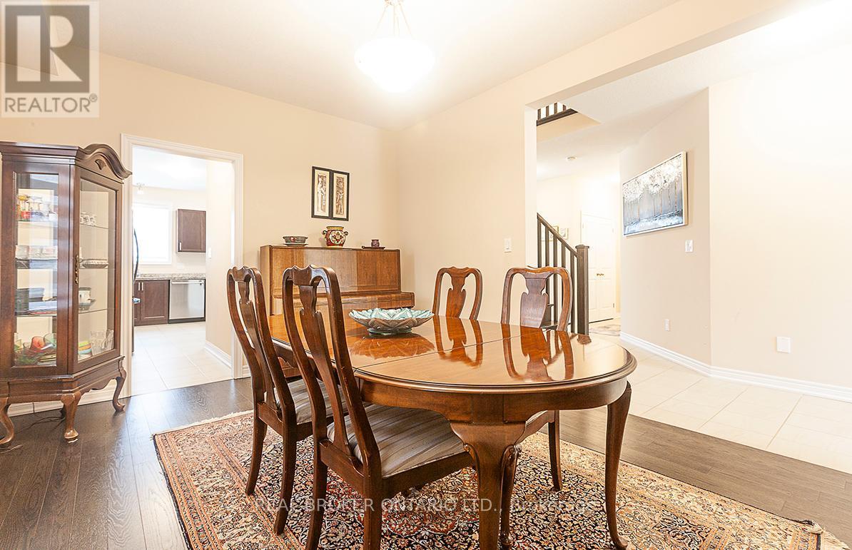 60 Morrison Drive, Hamilton, ON - Indoor Photo Showing Dining Room