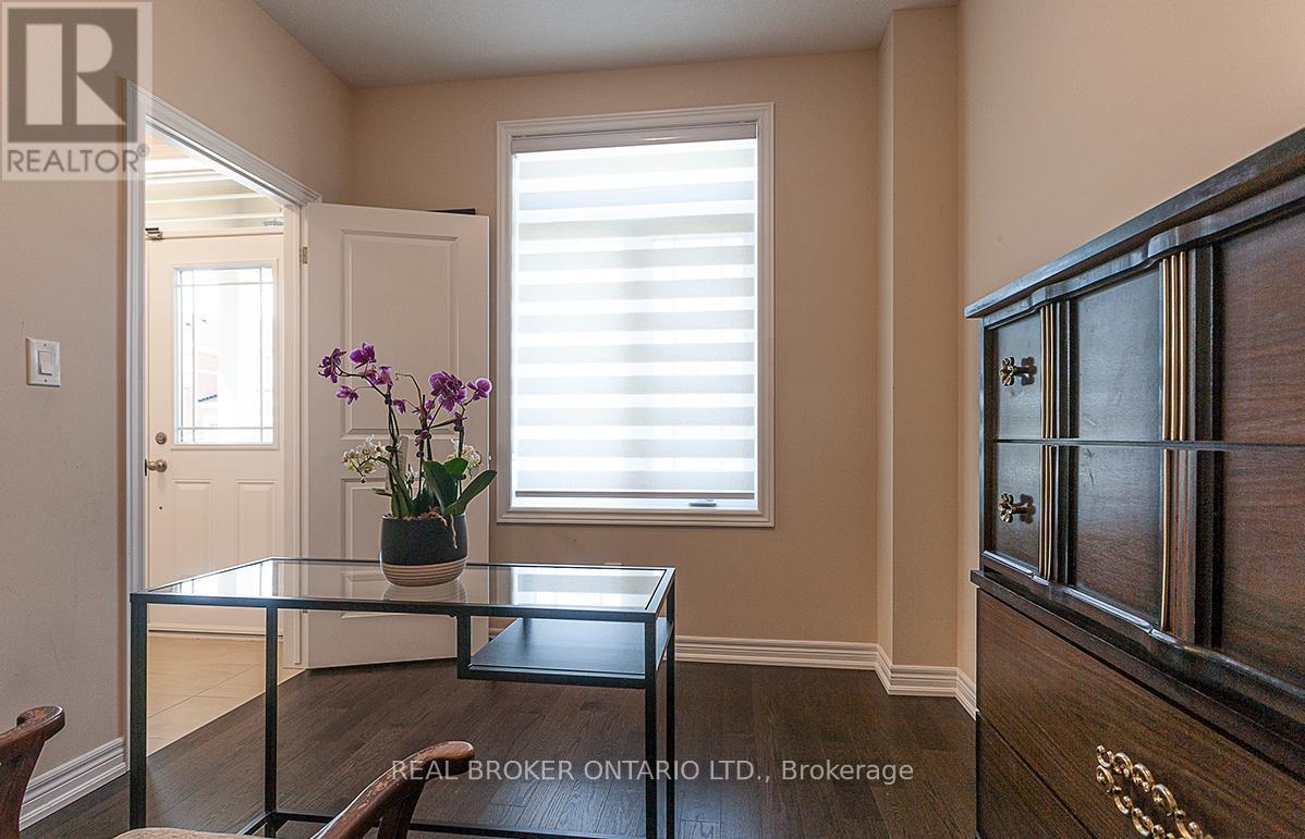 60 Morrison Drive, Hamilton, ON - Indoor Photo Showing Other Room