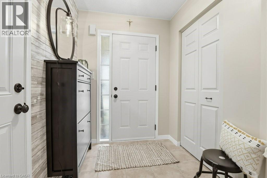Bright front foyer - 42 Fallowfield Drive Unit# 15, Kitchener, ON - Indoor Photo Showing Other Room