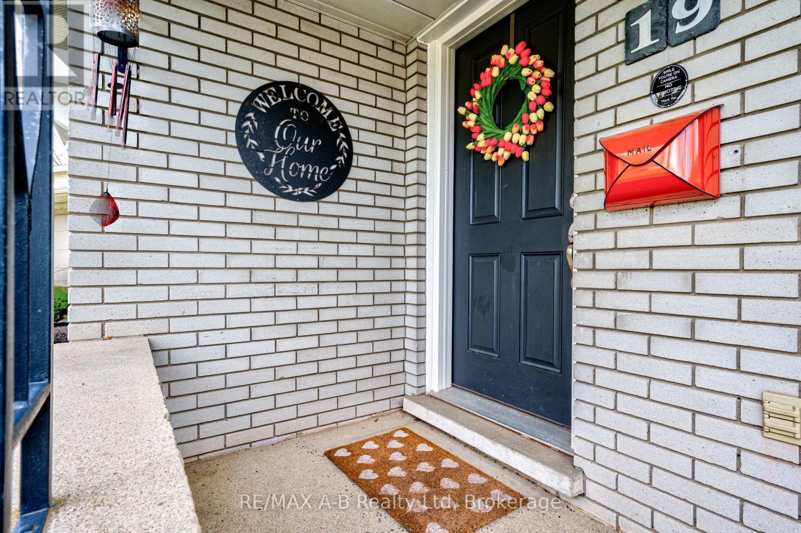 19 Linton Place, Kitchener, ON