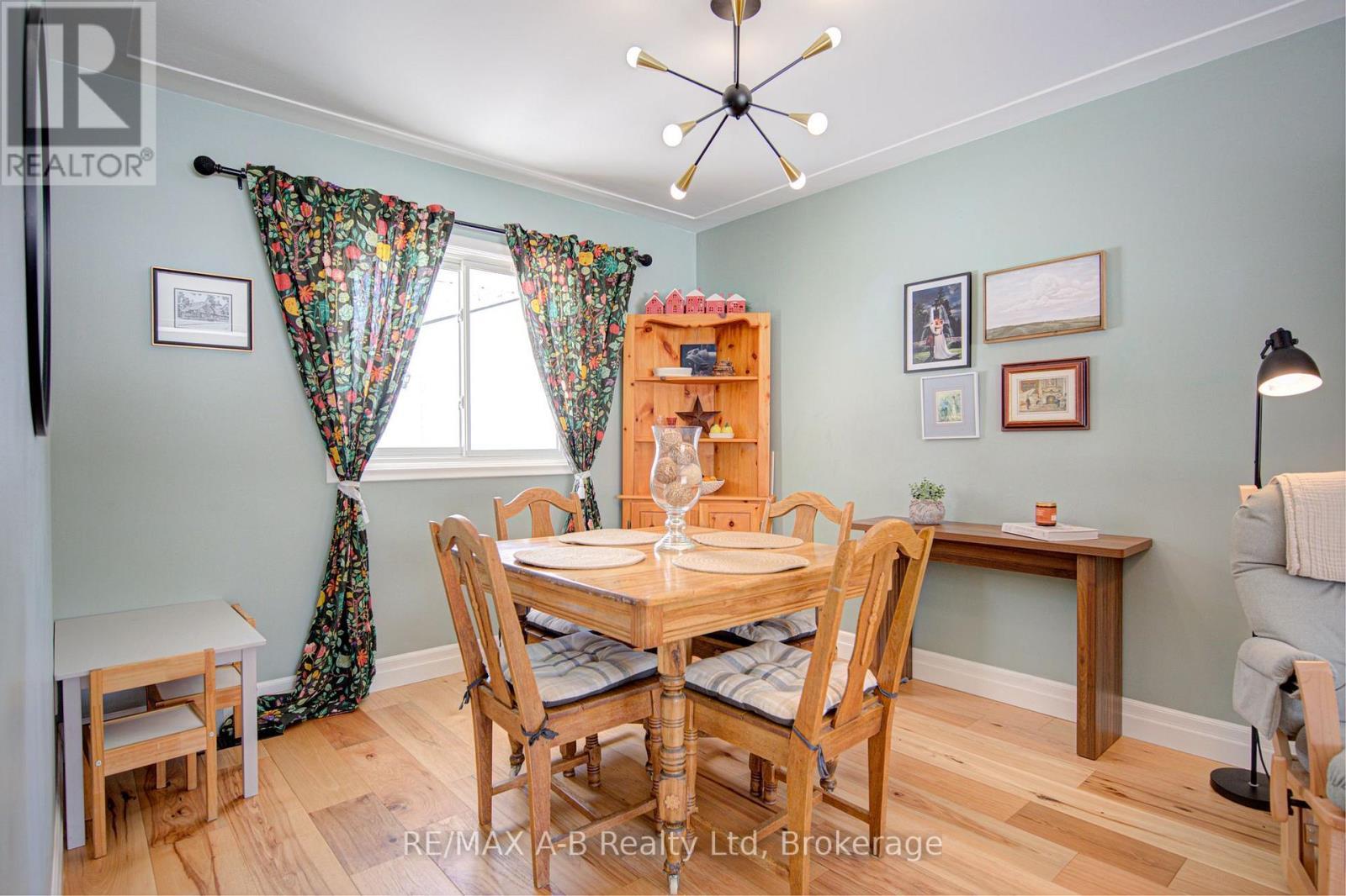 19 Linton Place, Kitchener, ON