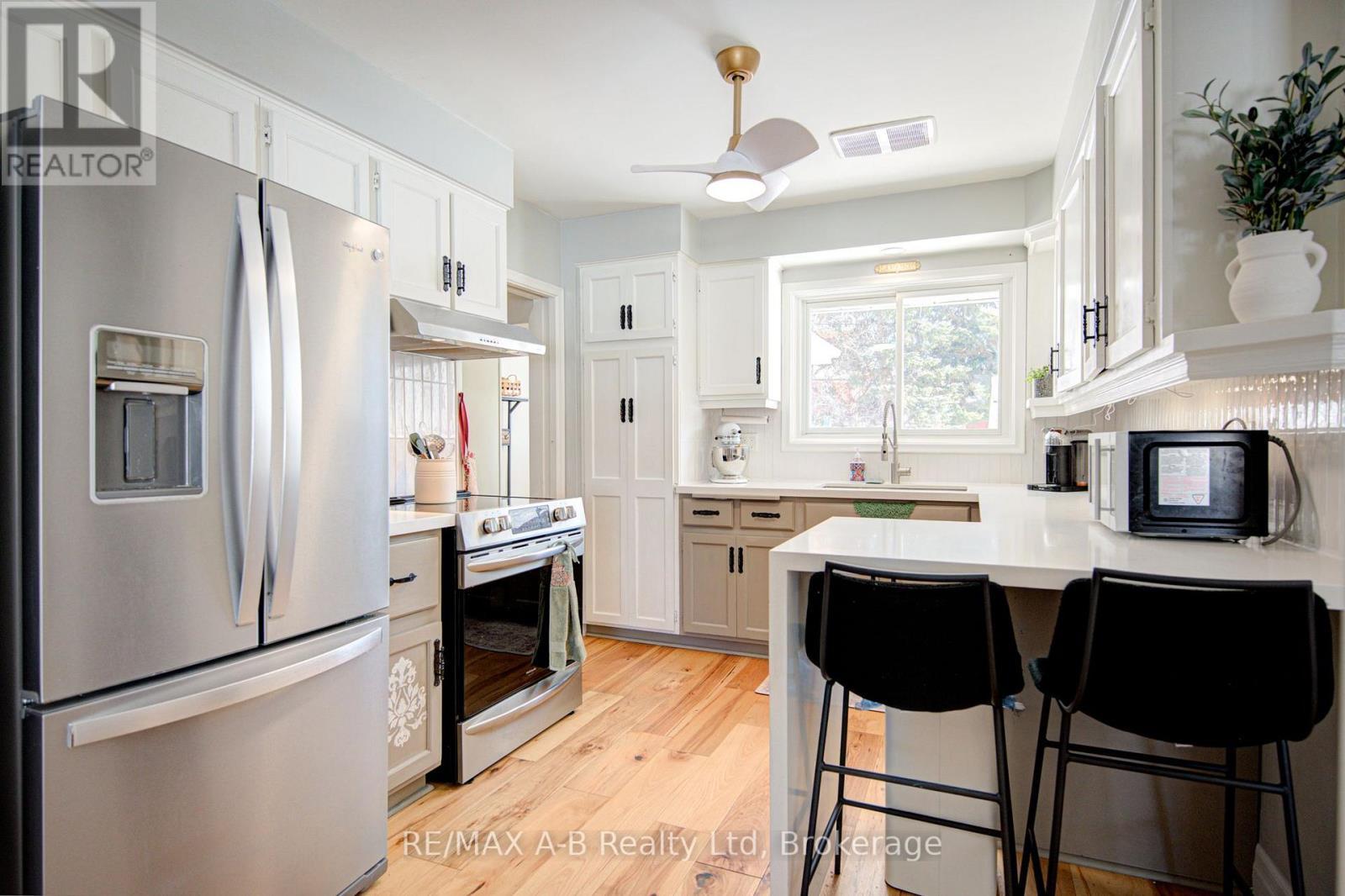 19 Linton Place, Kitchener, ON