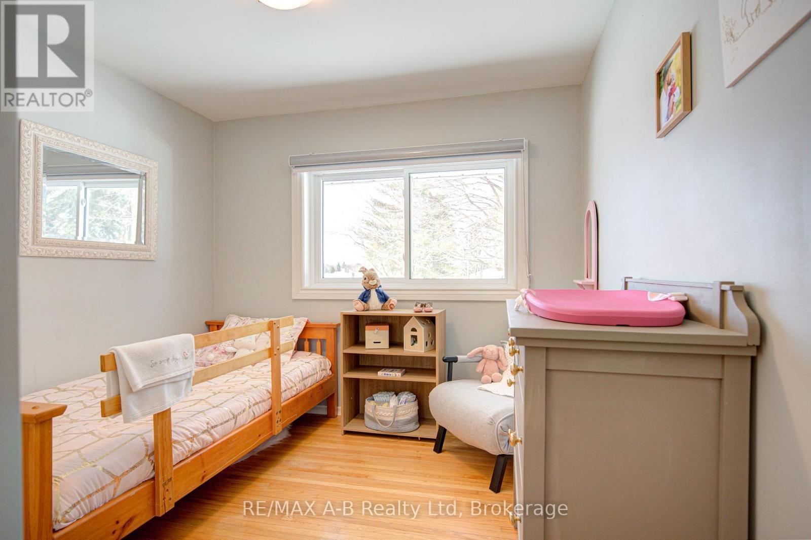 19 Linton Place, Kitchener, ON