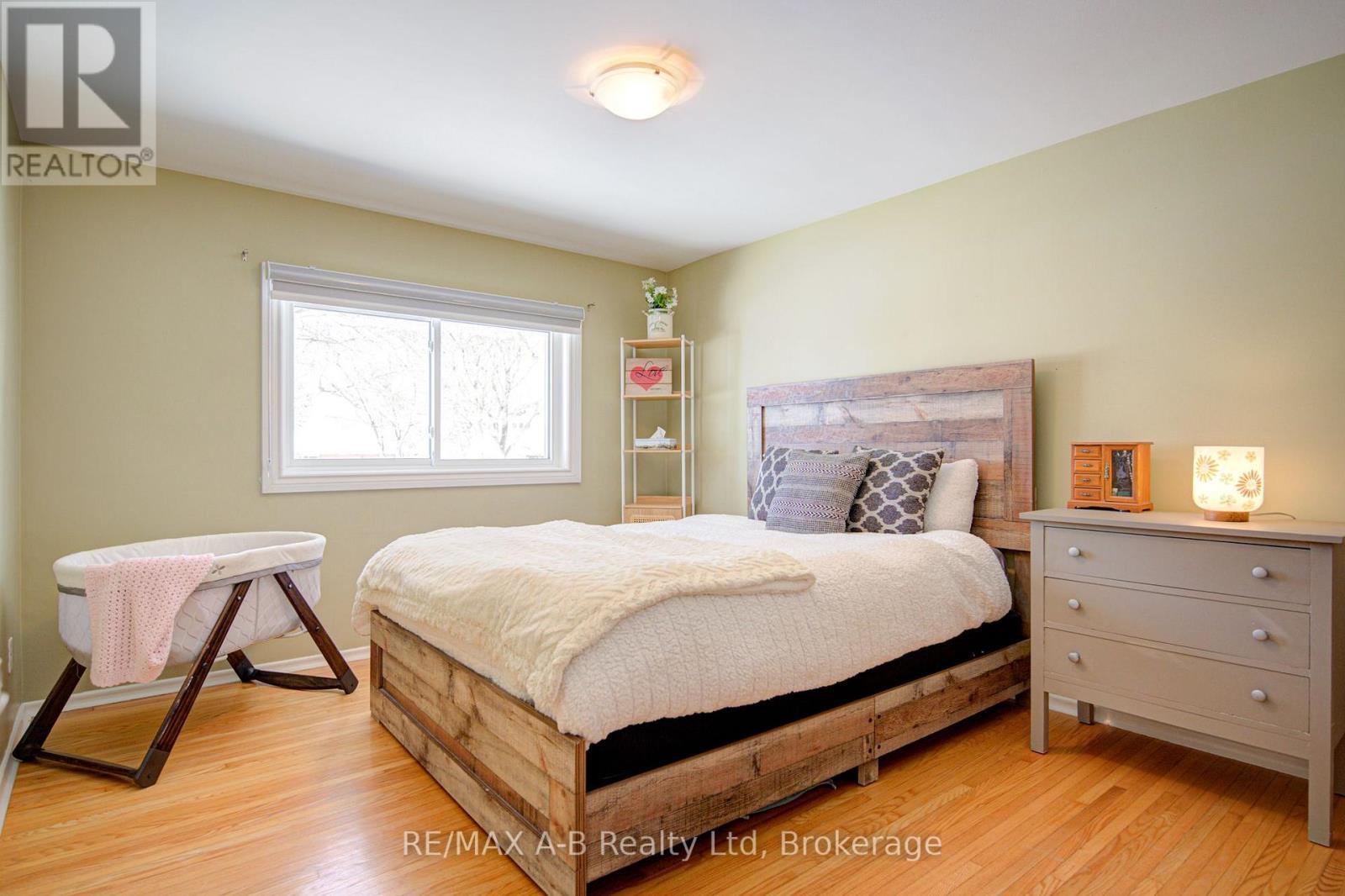 19 Linton Place, Kitchener, ON