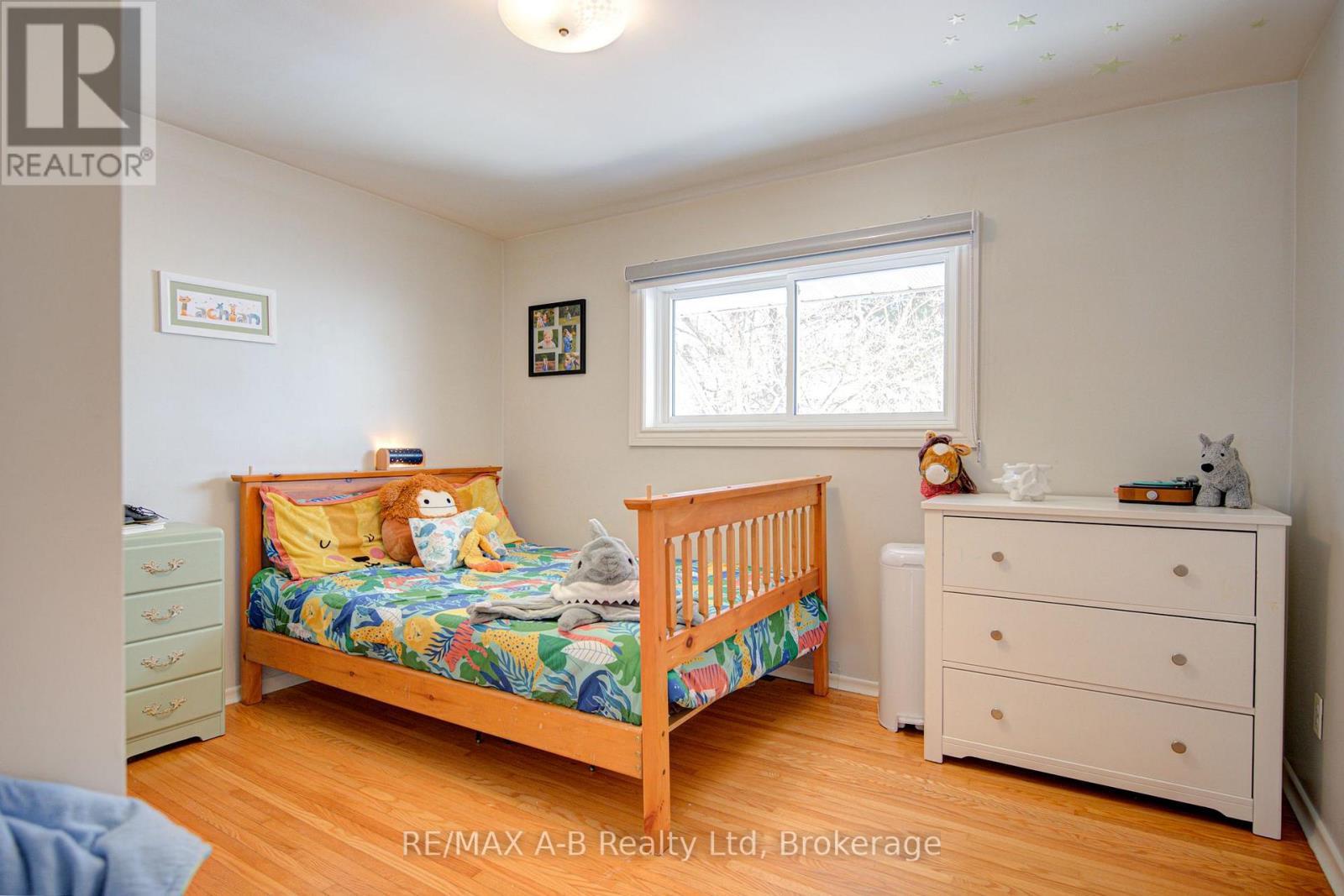 19 Linton Place, Kitchener, ON