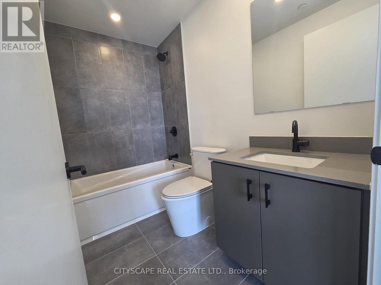 C709 - 4878 Powers Common, Burlington, ON - Indoor Photo Showing Bathroom