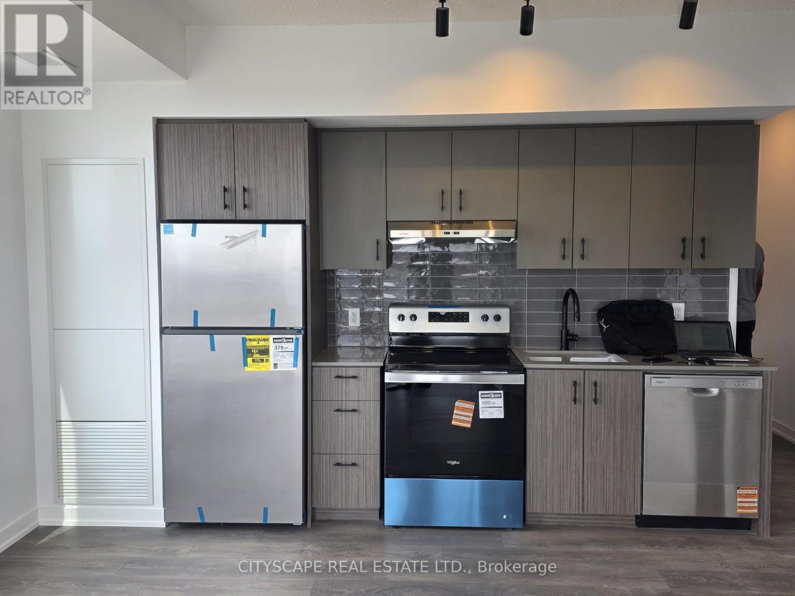 C709 - 4878 Powers Common, Burlington, ON - Indoor Photo Showing Kitchen