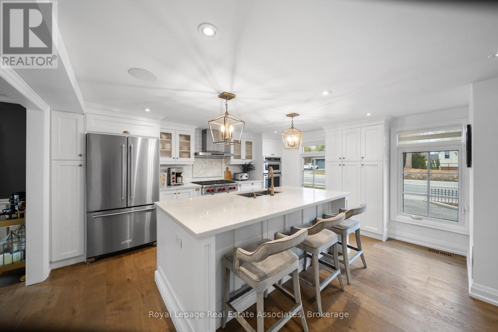 36 Mississauga Road N, Mississauga, ON - Outdoor