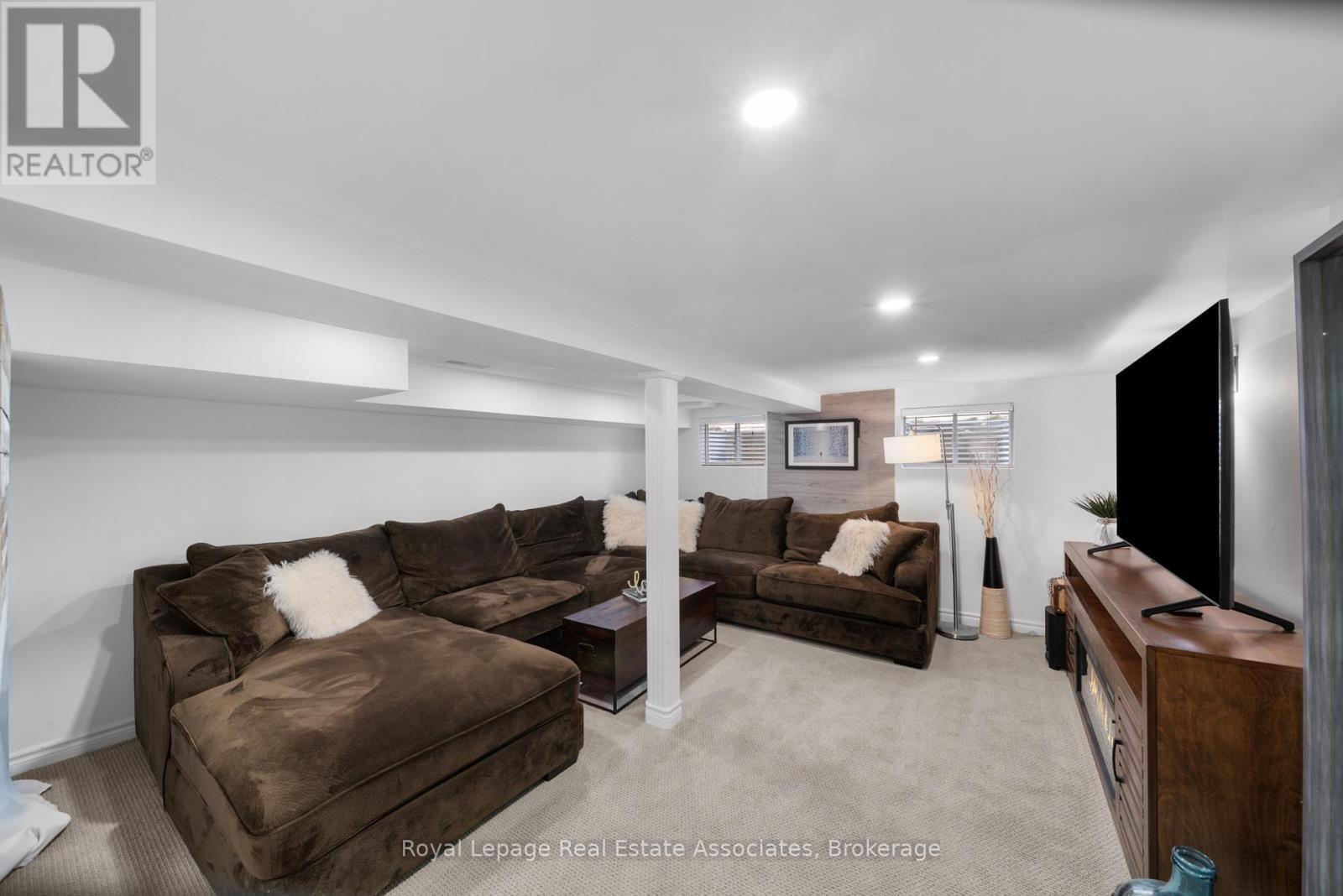 36 Mississauga Road N, Mississauga, ON - Indoor