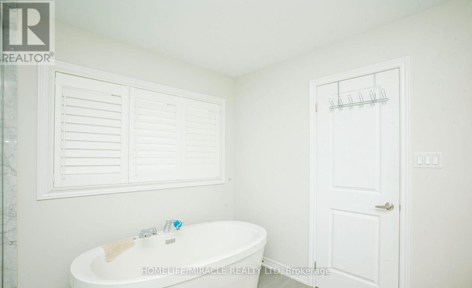 978 Barton Way, Innisfil, ON - Indoor Photo Showing Bathroom