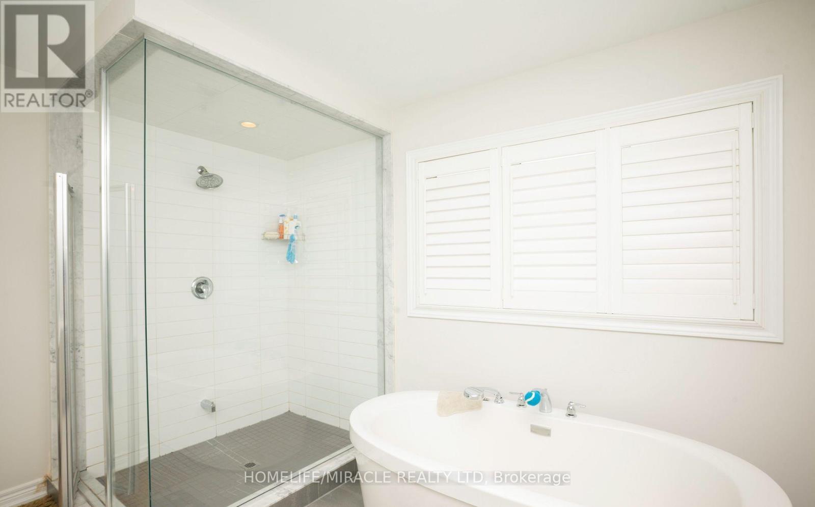 978 Barton Way, Innisfil, ON - Indoor Photo Showing Bathroom