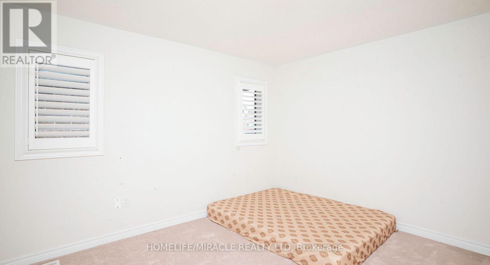 978 Barton Way, Innisfil, ON - Indoor Photo Showing Bedroom