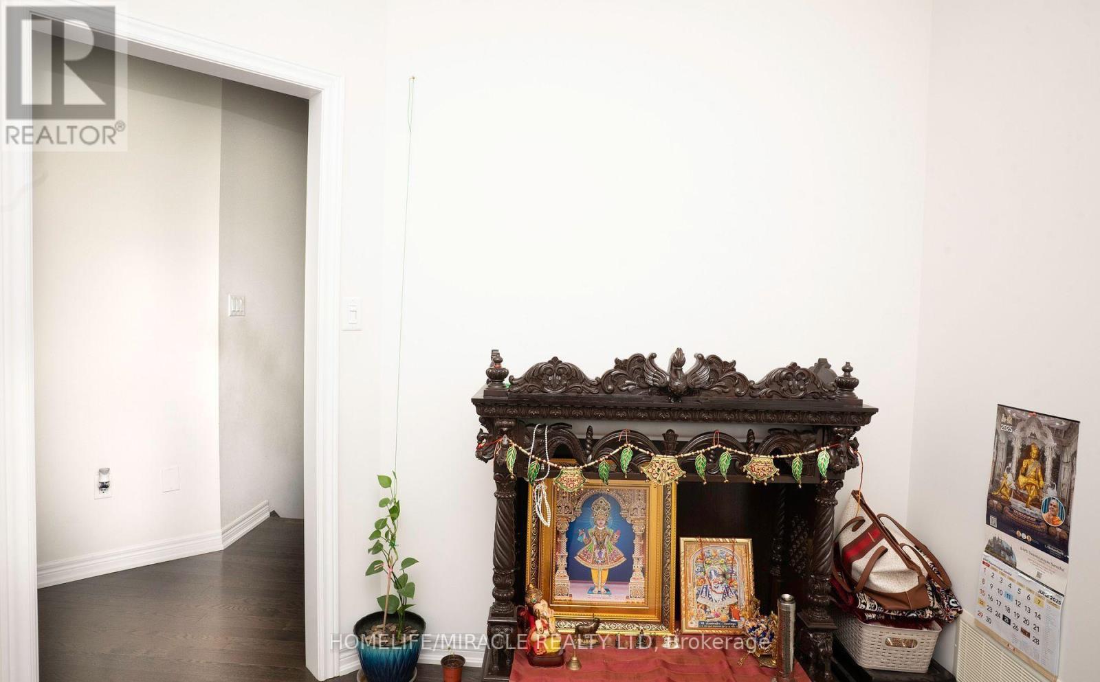 978 Barton Way, Innisfil, ON - Indoor Photo Showing Other Room