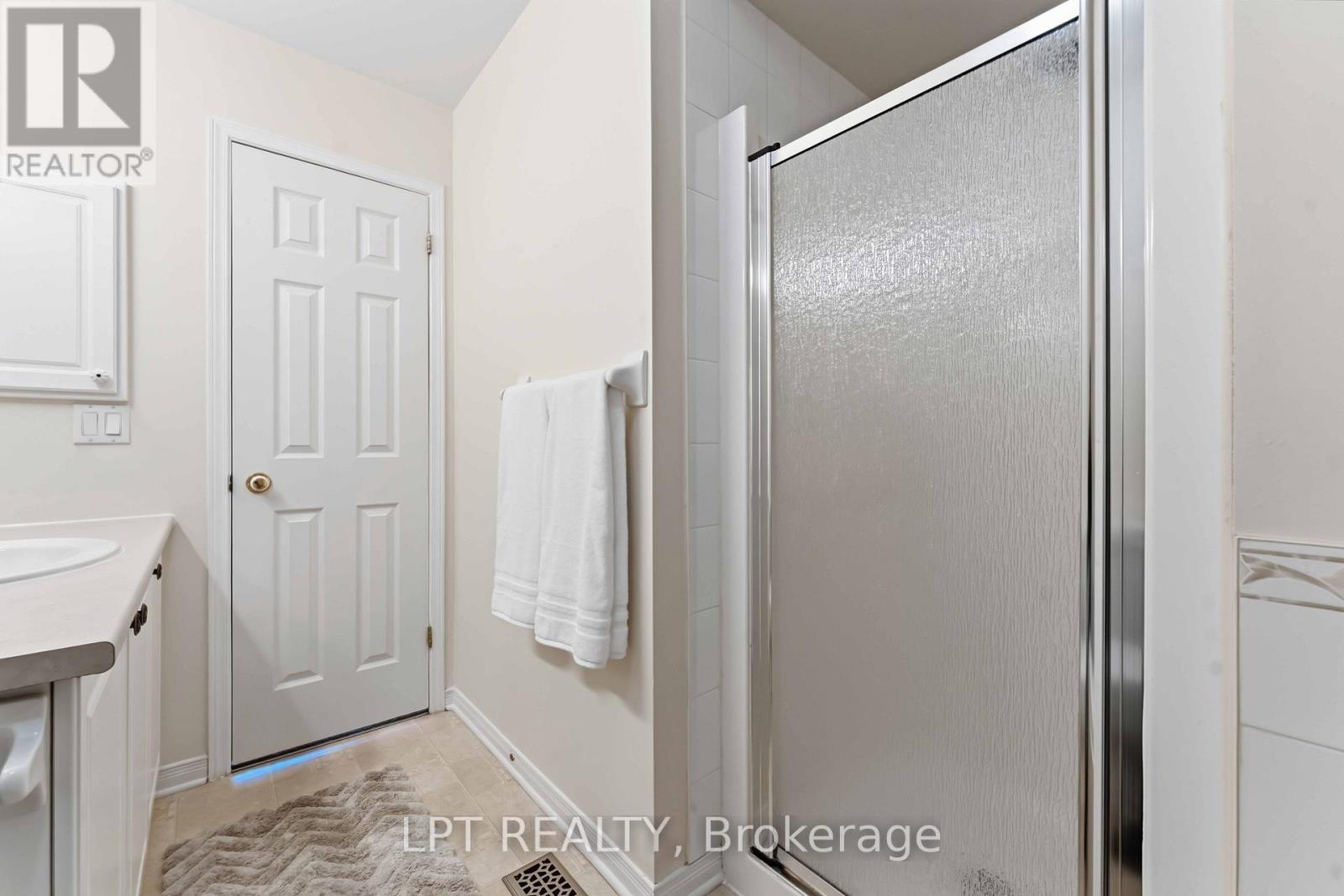 49 Pennard Way, Ottawa, ON - Indoor Photo Showing Bathroom