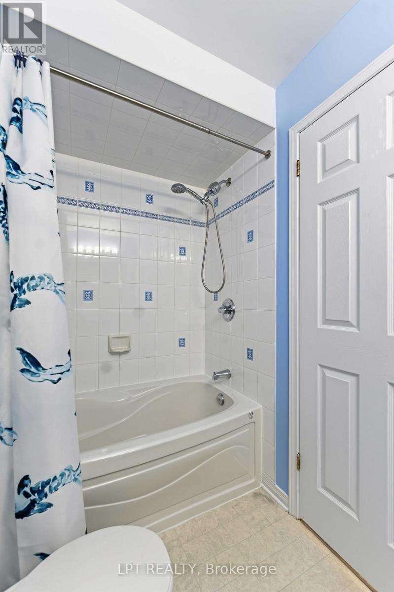 49 Pennard Way, Ottawa, ON - Indoor Photo Showing Bathroom