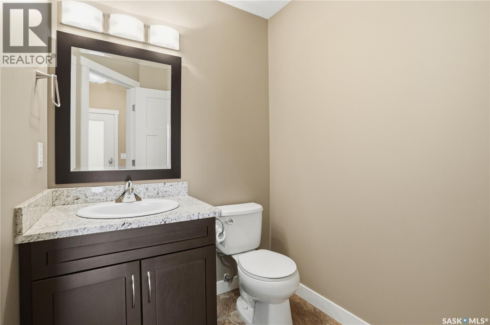 111 115 Shepherd Crescent, Saskatoon, SK - Indoor Photo Showing Bathroom