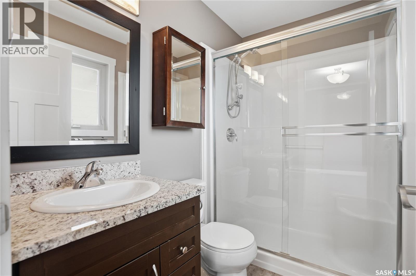 111 115 Shepherd Crescent, Saskatoon, SK - Indoor Photo Showing Bathroom