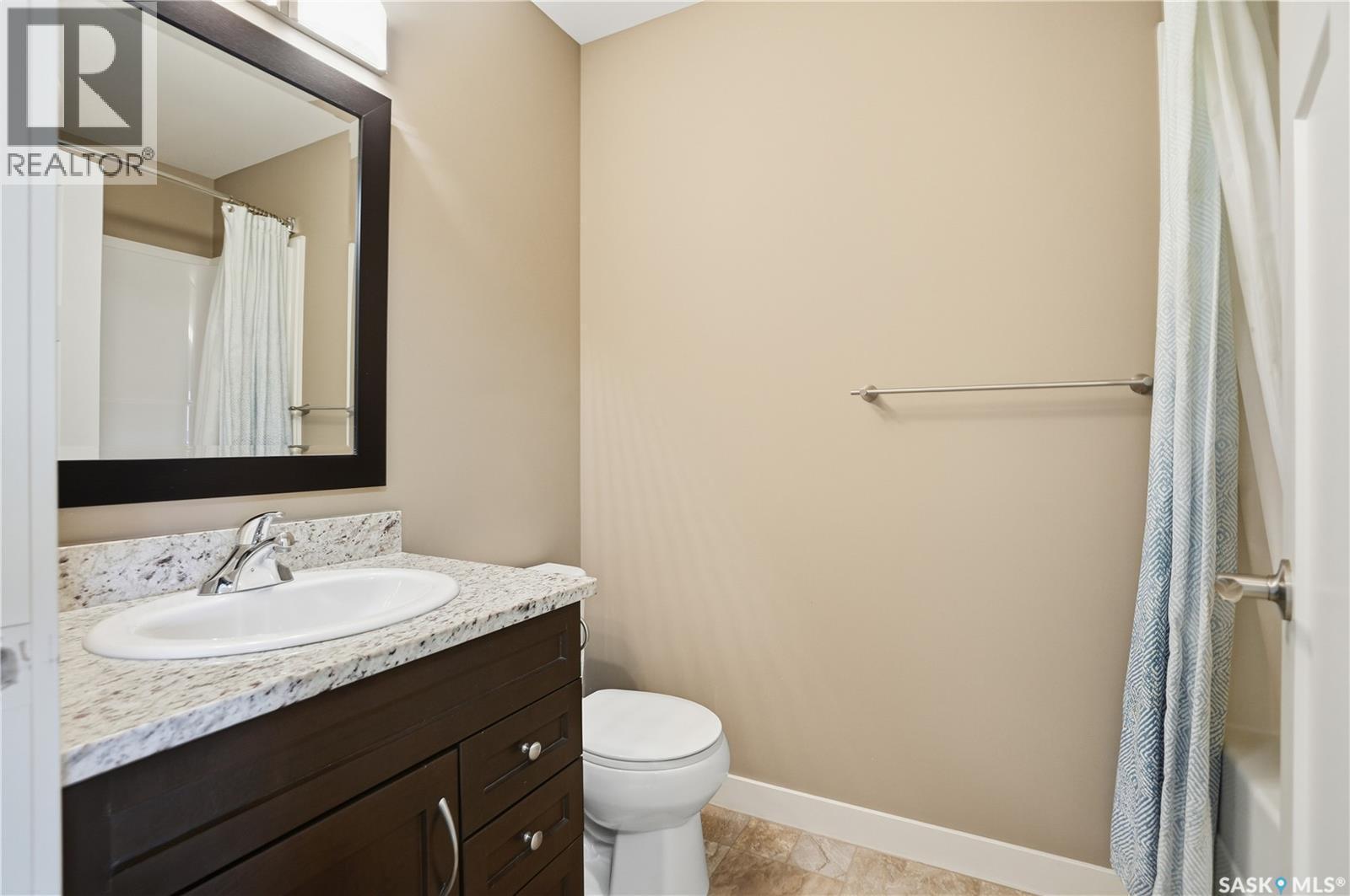 111 115 Shepherd Crescent, Saskatoon, SK - Indoor Photo Showing Bathroom