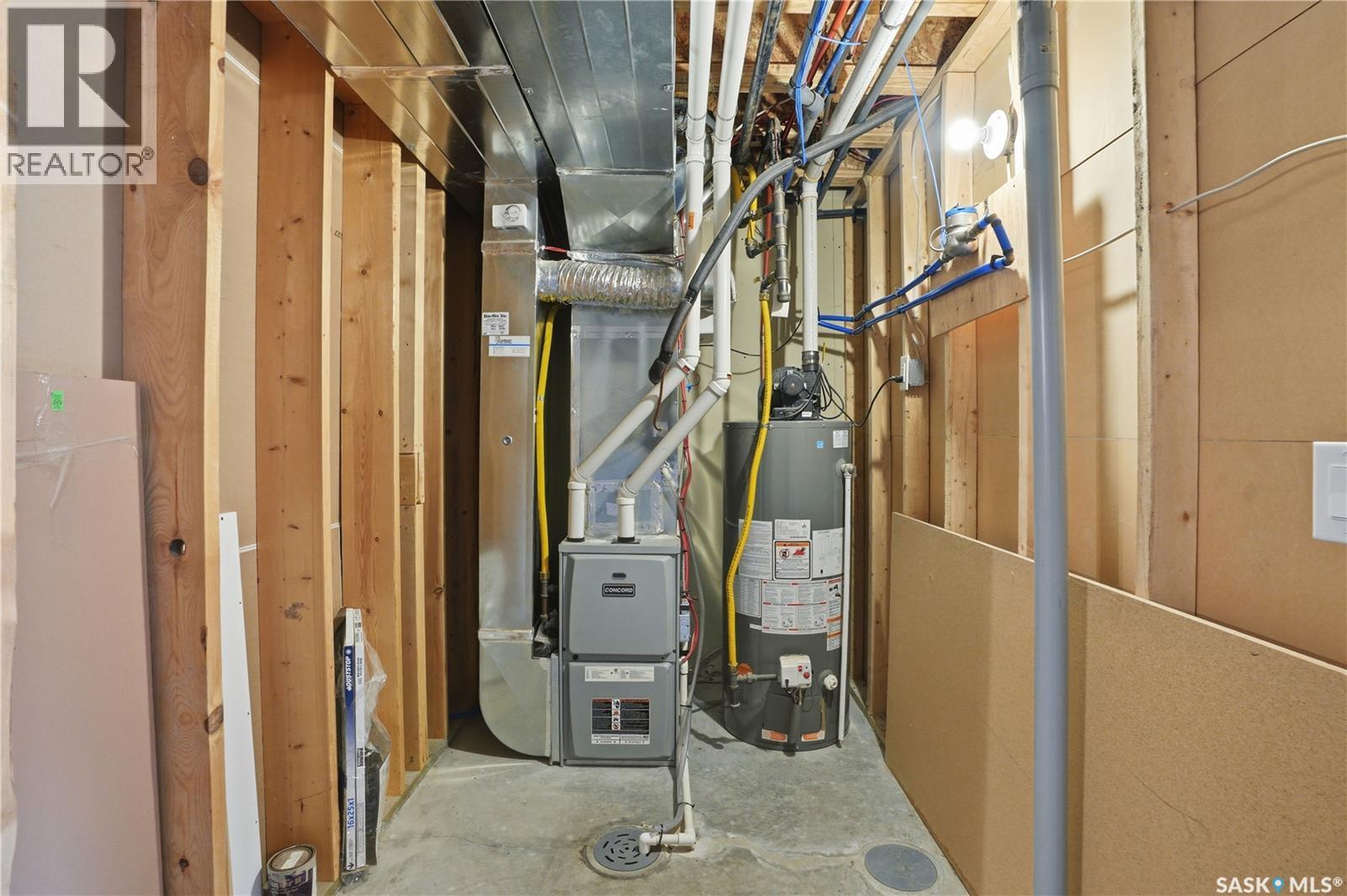 111 115 Shepherd Crescent, Saskatoon, SK - Indoor Photo Showing Basement