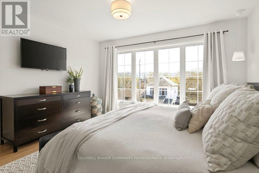 128 Canada Street, Hamilton, ON - Indoor Photo Showing Bedroom