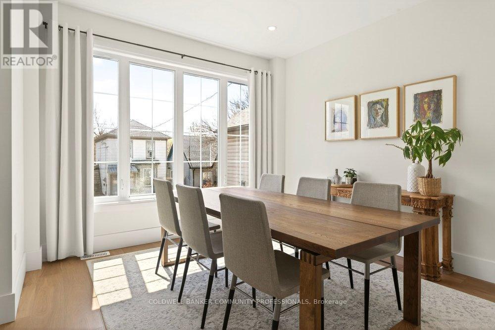 128 Canada Street, Hamilton, ON - Indoor Photo Showing Dining Room