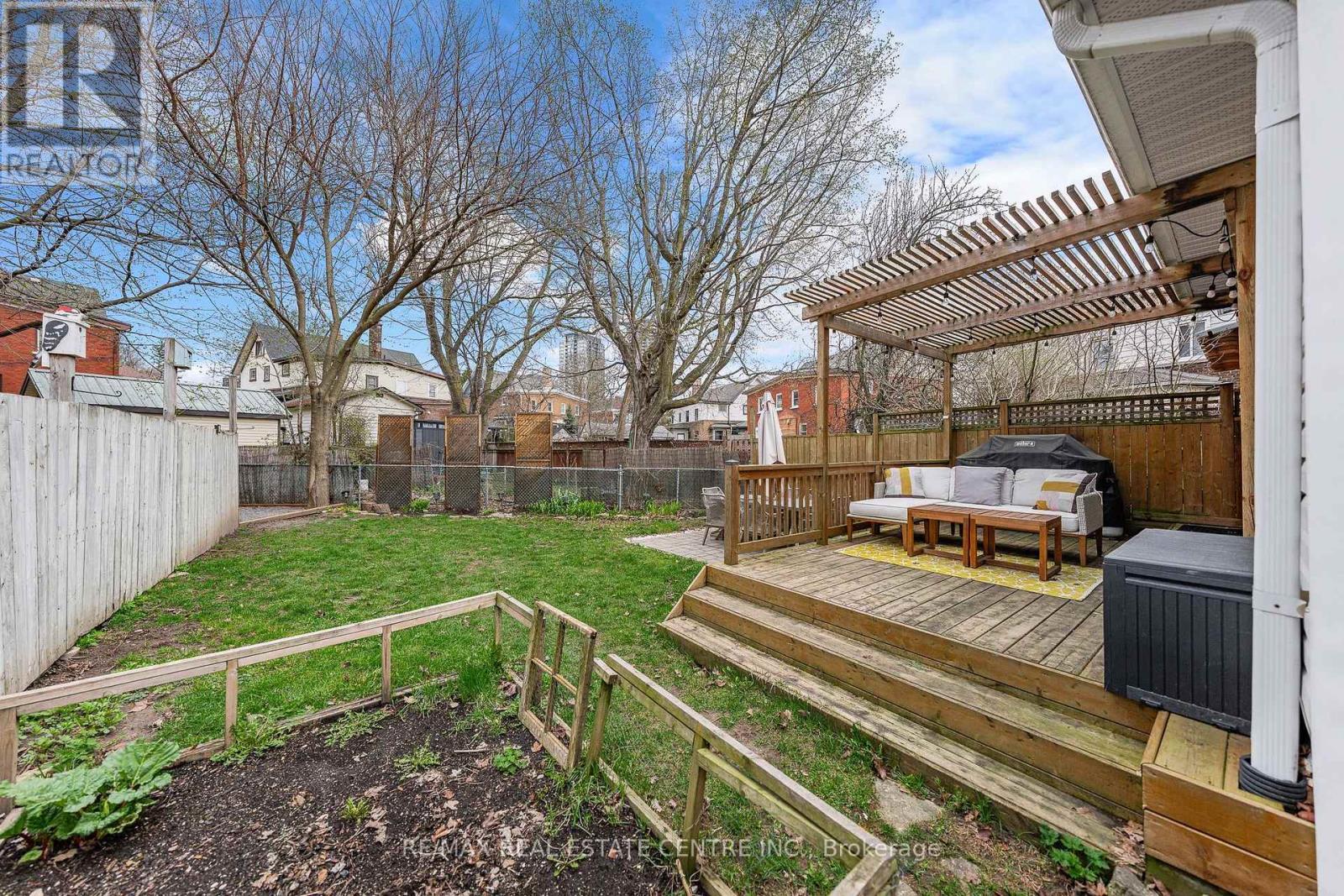 282 Park Street, Kitchener, ON - Outdoor