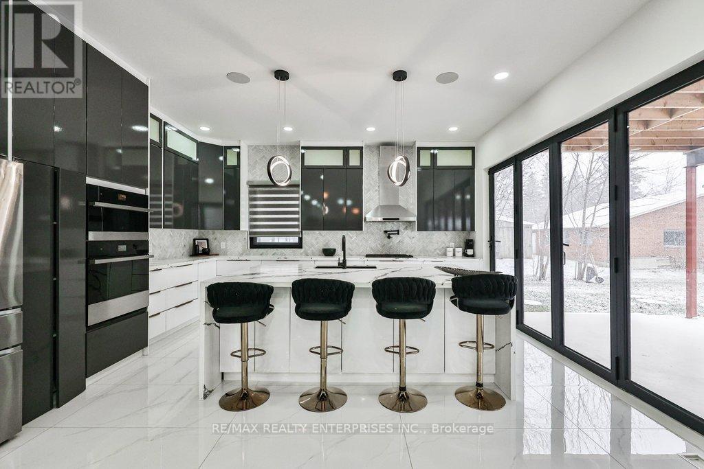 4511 Guelph Line, Burlington, ON - Indoor Photo Showing Kitchen With Upgraded Kitchen