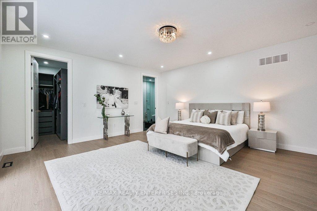 4511 Guelph Line, Burlington, ON - Indoor Photo Showing Bedroom