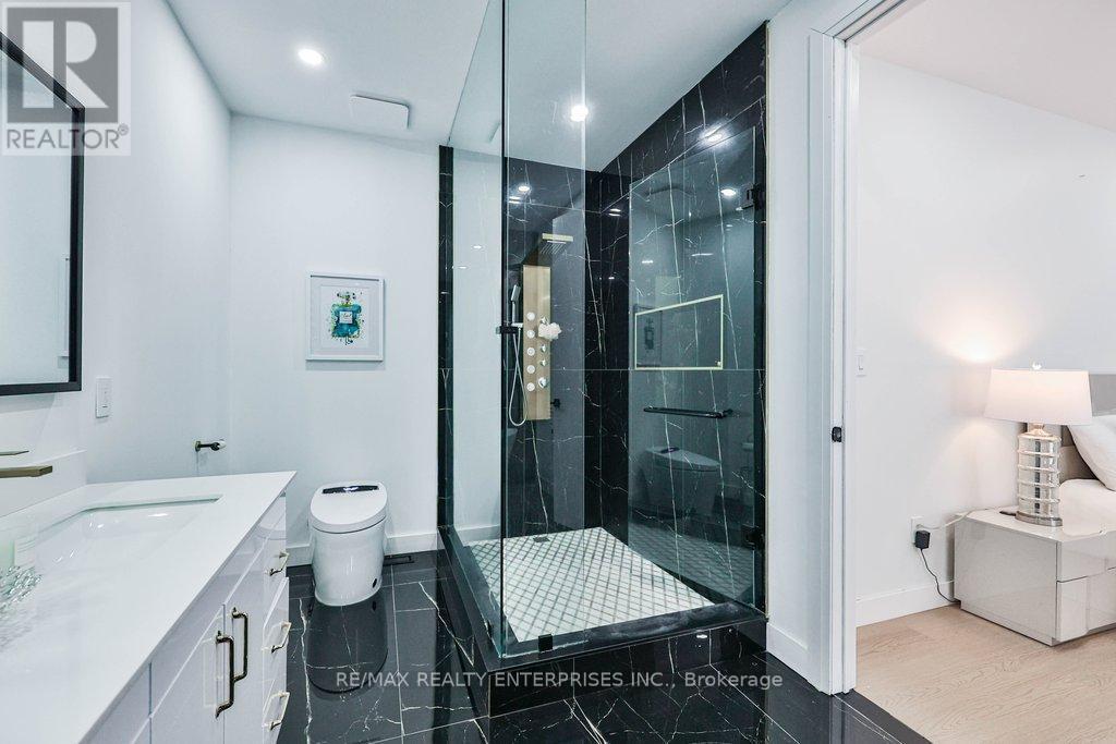 4511 Guelph Line, Burlington, ON - Indoor Photo Showing Bathroom