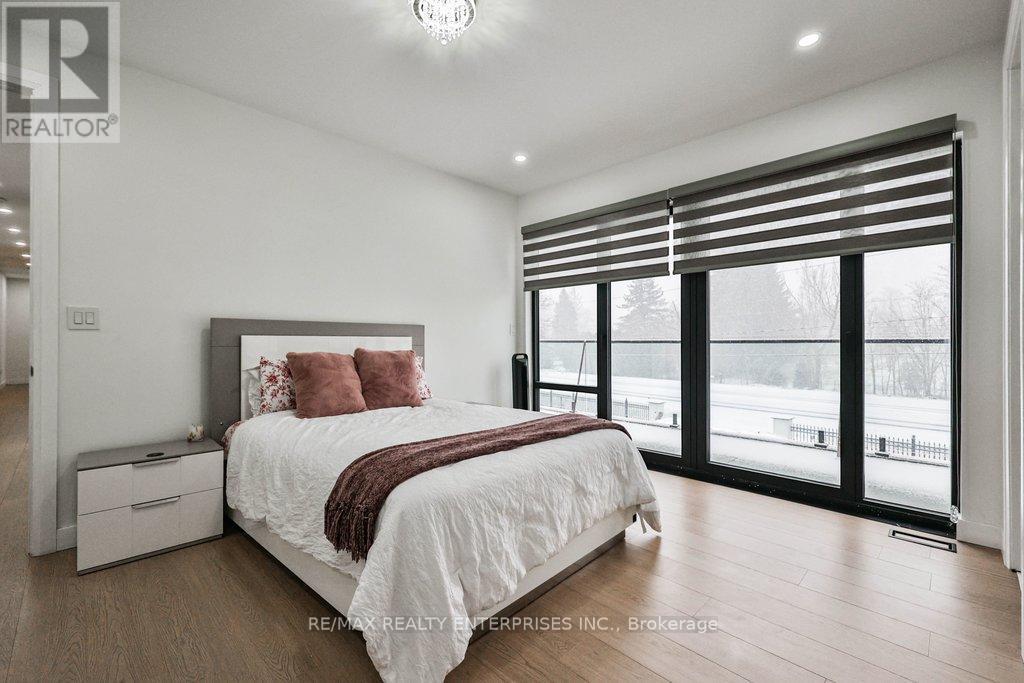 4511 Guelph Line, Burlington, ON - Indoor Photo Showing Bedroom
