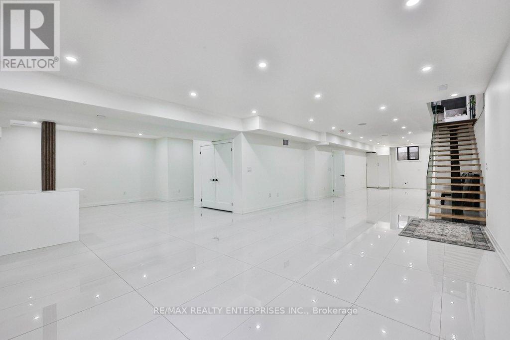 4511 Guelph Line, Burlington, ON - Indoor Photo Showing Other Room