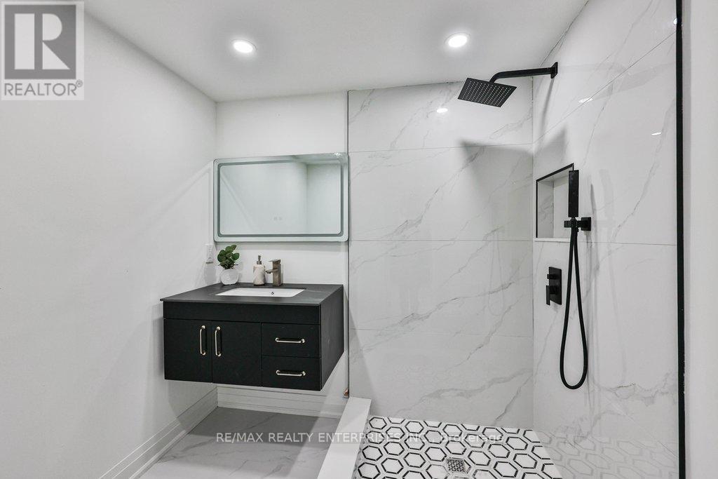 4511 Guelph Line, Burlington, ON - Indoor