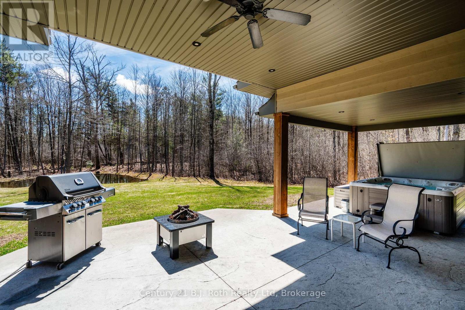 PRIVATE BACK PATIO AREA - 291 Concession Road 8 E, Tiny, ON - Outdoor With Deck Patio Veranda With Exterior