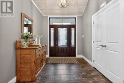 SPACIOUS ENTRANCE -