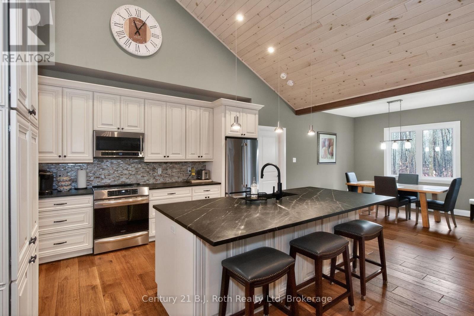 KITCHEN - 291 Concession Road 8 E, Tiny, ON - Indoor Photo Showing Kitchen With Upgraded Kitchen