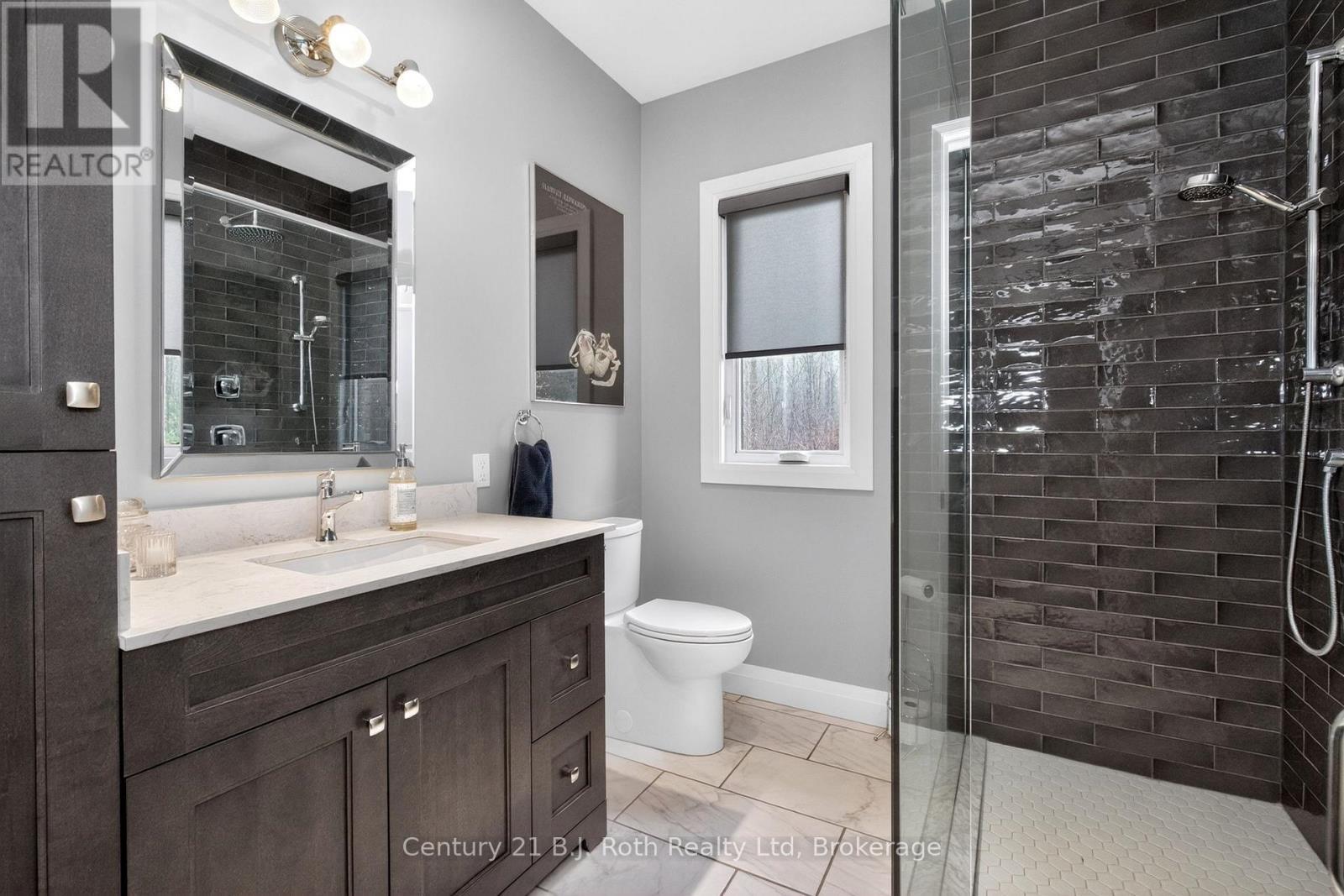 MAIN BATH - 291 Concession Road 8 E, Tiny, ON - Indoor Photo Showing Bathroom