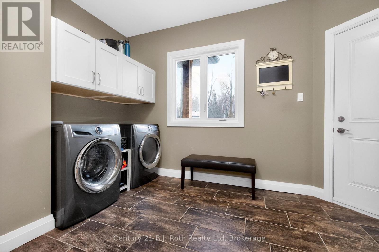 LAUNDRY / MUD ROOM - 291 Concession Road 8 E, Tiny, ON - Indoor Photo Showing Laundry Room