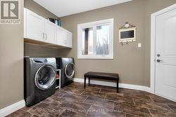 LAUNDRY / MUD ROOM -