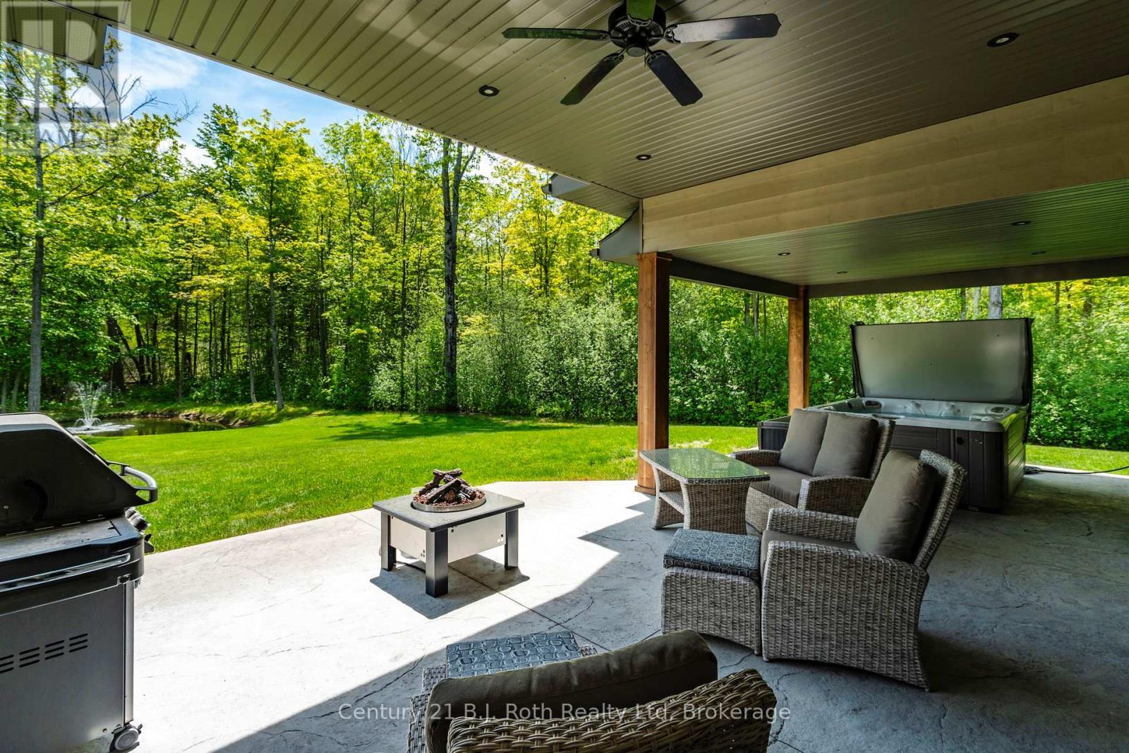 HOT TUB - 291 Concession Road 8 E, Tiny, ON - Outdoor