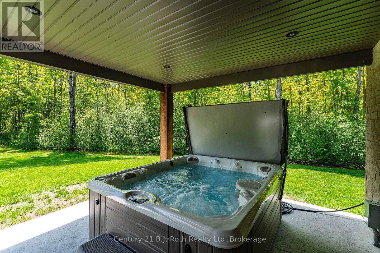 HOT TUB - 291 Concession Road 8 E, Tiny, ON - Outdoor