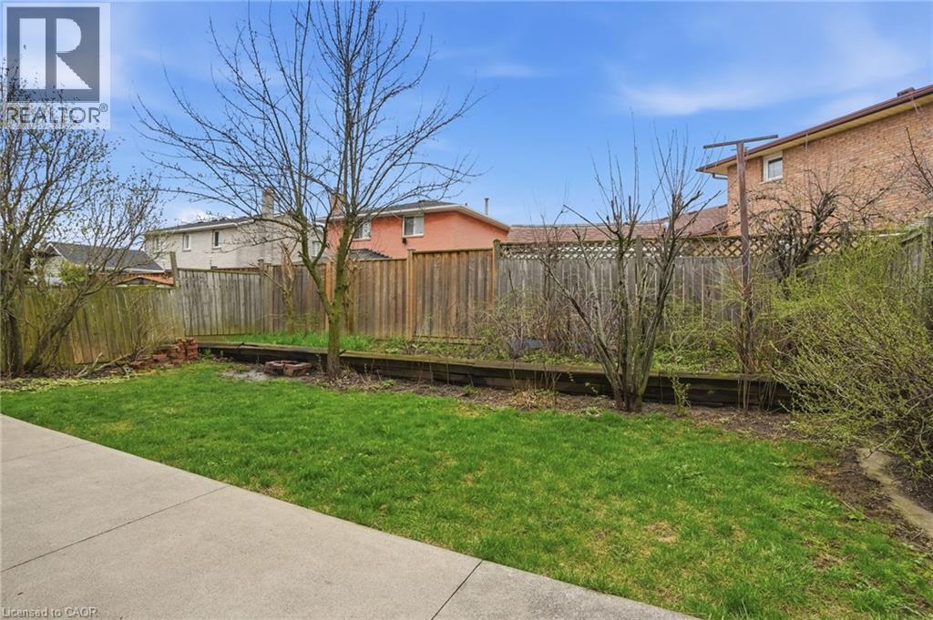 60 Rexford Drive, Hamilton, ON - Outdoor