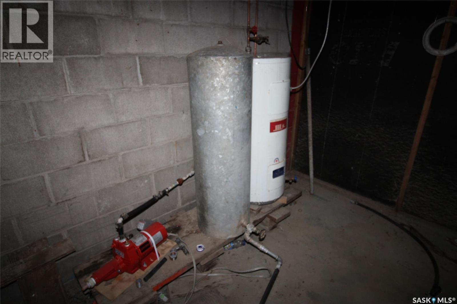 0 Railway Street E, Eastend, SK - Indoor Photo Showing Basement