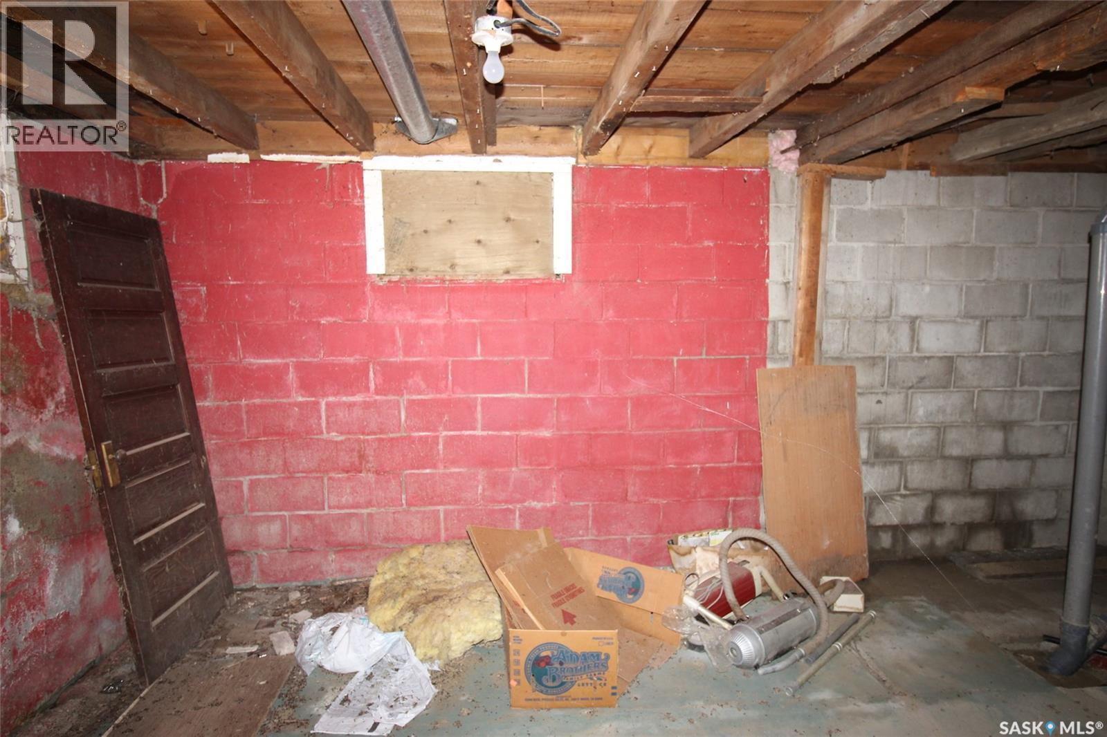 0 Railway Street E, Eastend, SK - Indoor Photo Showing Basement