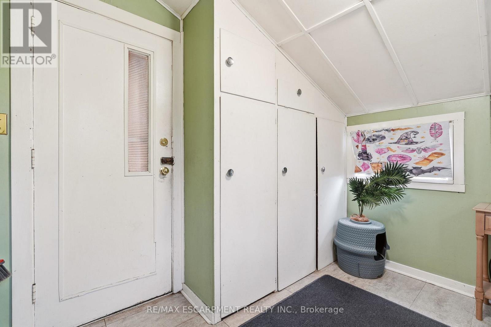 66 East 32Nd Street, Hamilton, ON - Indoor Photo Showing Other Room