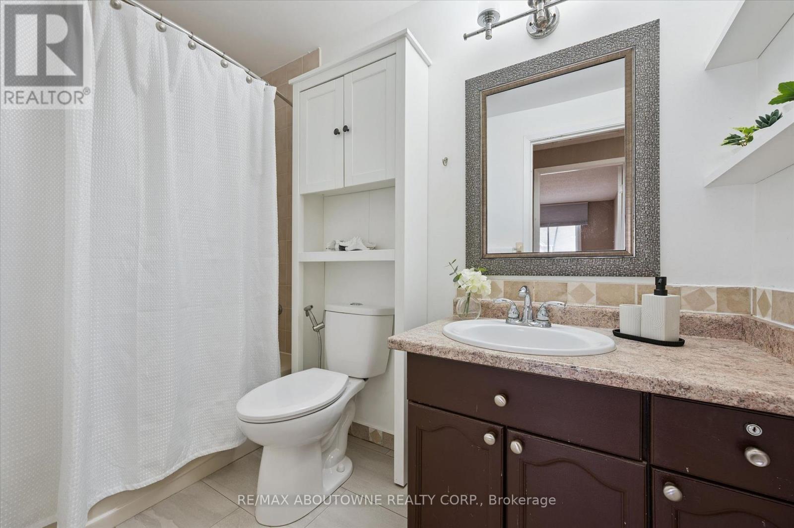 25 - 365 Pioneer Drive, Kitchener, ON - Indoor Photo Showing Bathroom